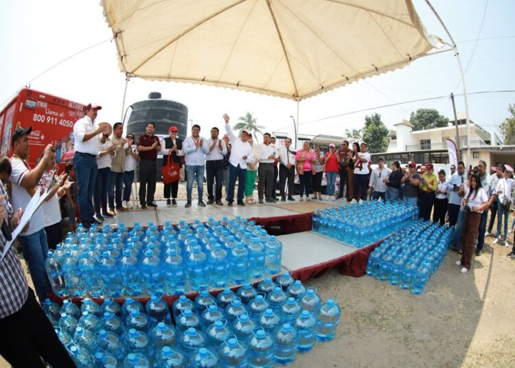 Gobierno de AMM garantiza agua purificada a la población de Altamira