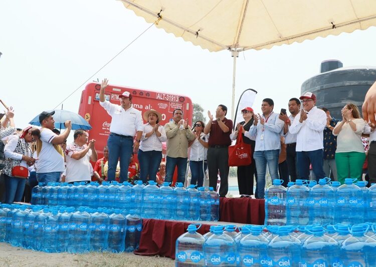 Gobierno de AMM garantiza agua purificada a la población de Altamira