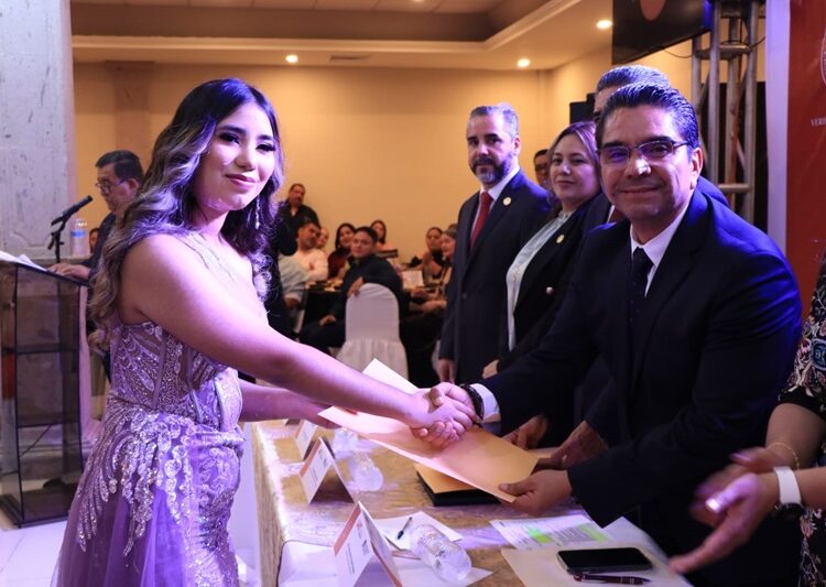 Gradúa la UAT a 270 egresados del bachillerato en Valle Hermoso