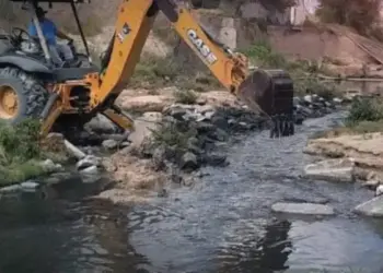 Gobierno de Carlos Peña desazolva canales y drenes en Reynosa