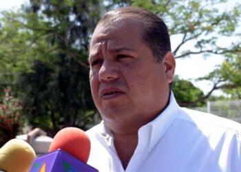 Oscar Almaraz reconoce el triunfo de Lalo Gattas