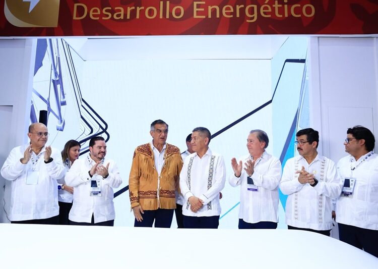 Inaugura gobernador stand de la Secretaría de Desarrollo Energético en el Congreso Mexicano del Petróleo