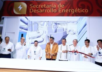 Inaugura gobernador stand de la Secretaría de Desarrollo Energético en el Congreso Mexicano del Petróleo