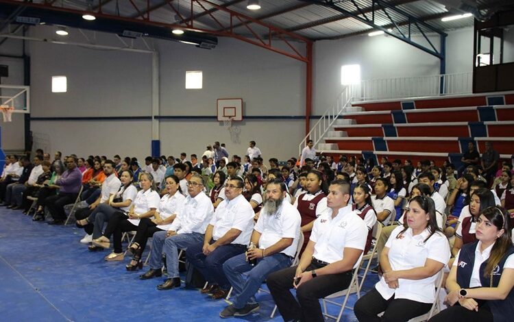 La UAT organizó concursos de física, química y matemáticas para estudiantes de secundaria