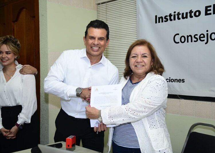 Lalo Gattás gana reelección y hace historia en Victoria