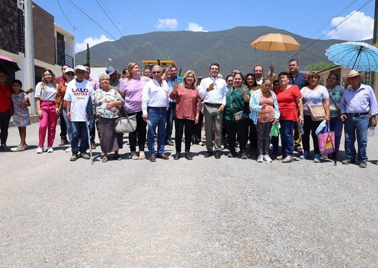 Le cumple Lalo Gattás a vecinos de la Cuauhtémoc