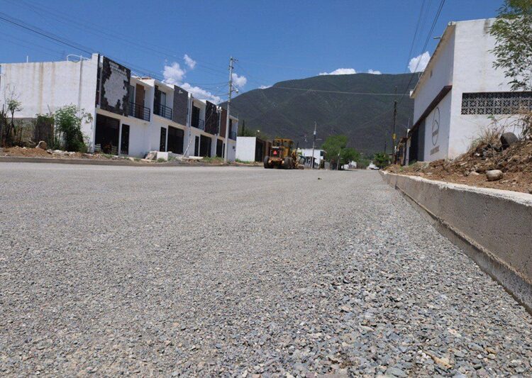 Le cumple Lalo Gattás a vecinos de la Cuauhtémoc