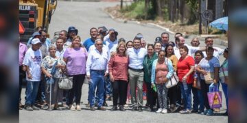 Le cumple Lalo Gattás a vecinos de la Cuauhtémoc