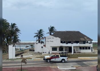 Llama Turismo a no exponerse y respetar cierre de playas por tormenta Alberto