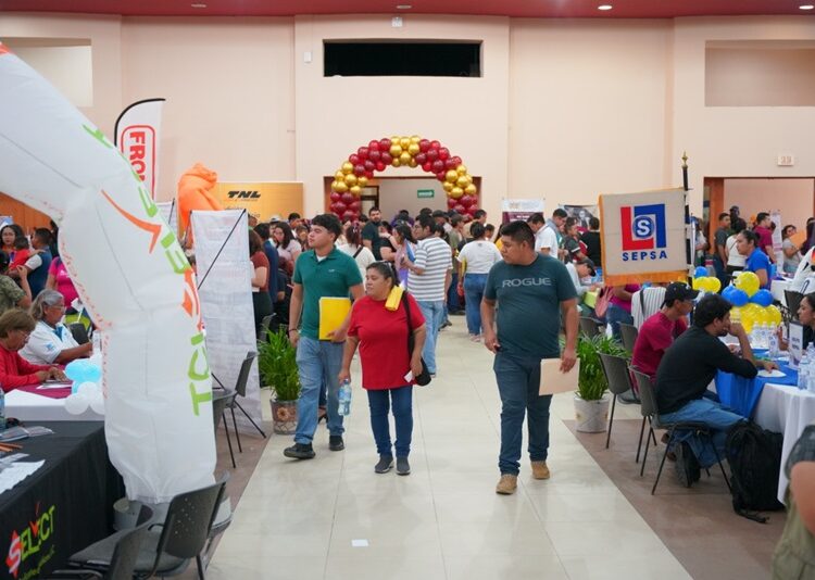 Lleva a cabo Gobierno de NLD Feria de Empleo con más de mil 700 vacantes
