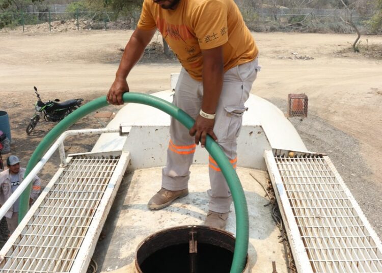 Mantiene COMAPA Altamira distribución de agua en pipas en comunidades rurales
