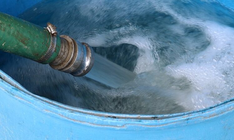 Mantiene COMAPA Altamira distribución de agua en pipas en comunidades rurales