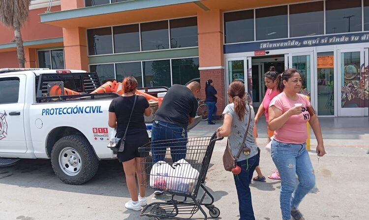 Mantiene Protección Civil NLD operativo con puntos de hidratación ante altas temperaturas