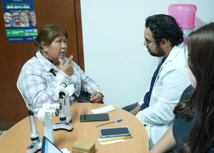 Ofrece la UAT atención de la salud visual para adultos mayores