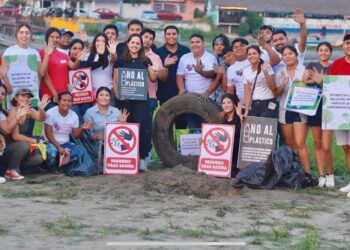 Participan jóvenes voluntarios del DIF Altamira en jornada de limpieza de la Laguna Champayán