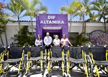 Recibe DIF Altamira generosa donación de sillas de ruedas