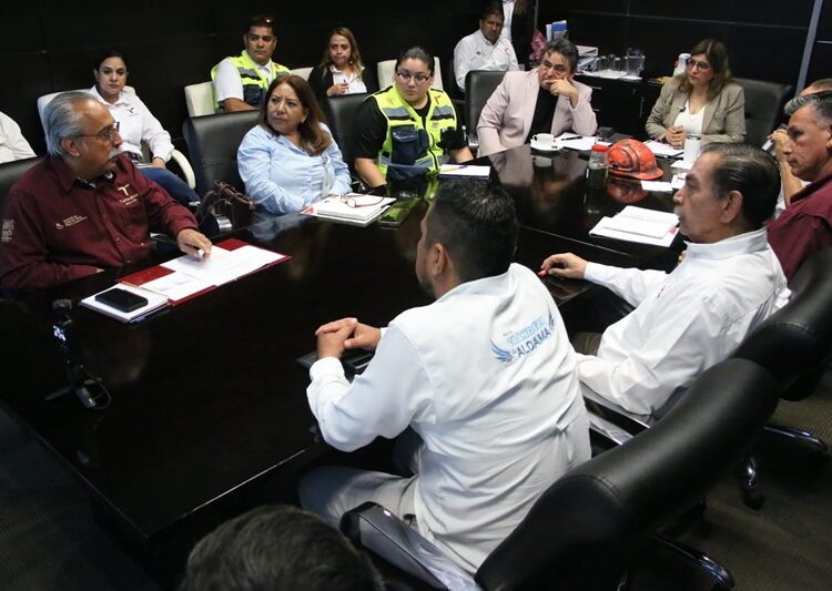 Coordina SEDUMA acciones para limpiar playas e investigar origen de hidrocarburo