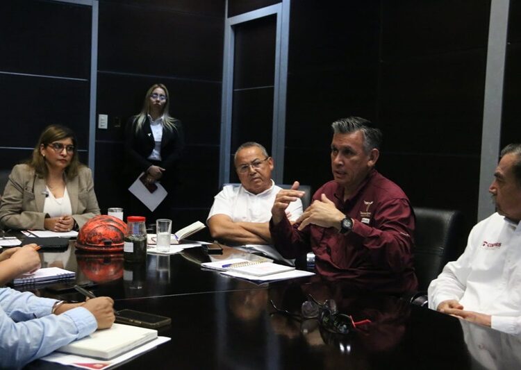 Coordina SEDUMA acciones para limpiar playas e investigar origen de hidrocarburo