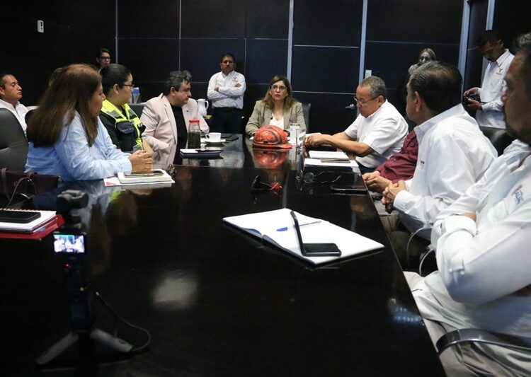 Coordina SEDUMA acciones para limpiar playas e investigar origen de hidrocarburo