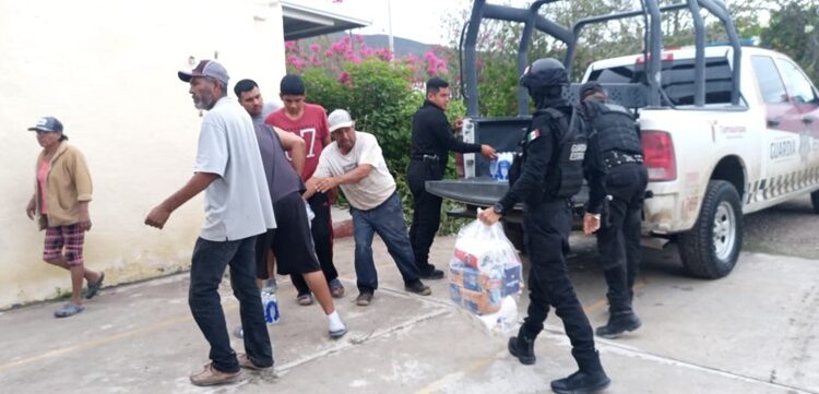 Llevan SSPT y PC despensas y atención médica a ejido de San Nicolás