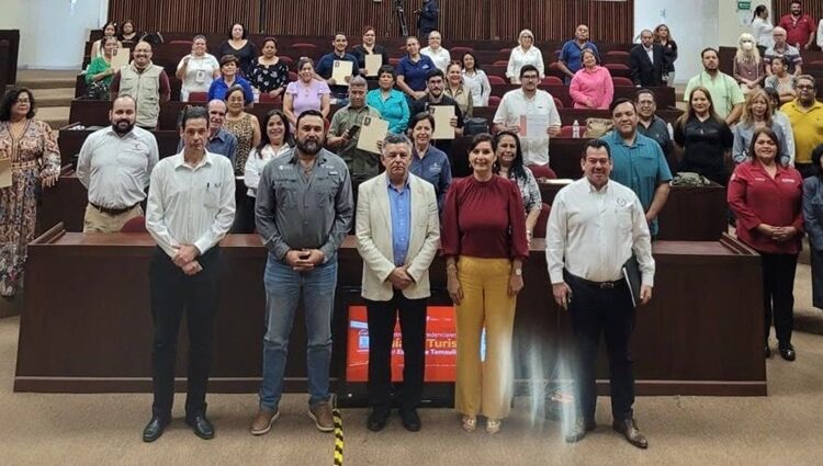 Acreditan diplomado en la UAT 55 guías de turistas en Tamaulipas