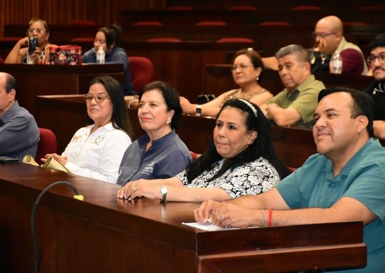 Acreditan diplomado en la UAT 55 guías de turistas en Tamaulipas