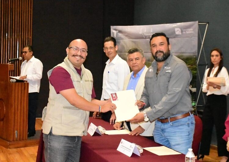 Acreditan diplomado en la UAT 55 guías de turistas en Tamaulipas