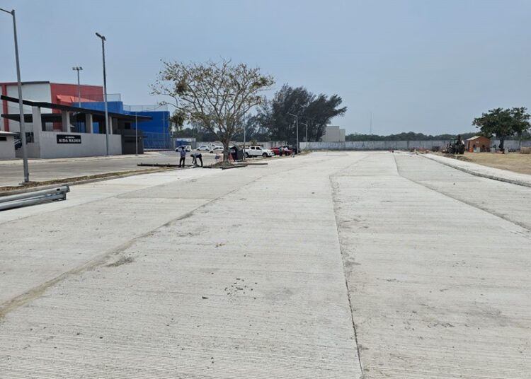 Supervisa Chucho Nader ampliación del estacionamiento sur en la Ciudad Deportiva