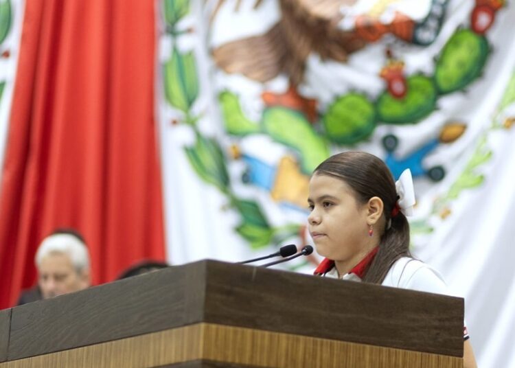 Viven estudiantes experiencia democrática, son diputados por un día