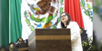 Viven estudiantes experiencia democrática, son diputados por un día