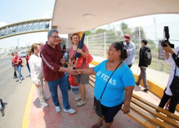 Entrega AMM puente peatonal en Sector Montealto