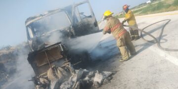 Se incendia autotanque en La Gloria-San Fernando