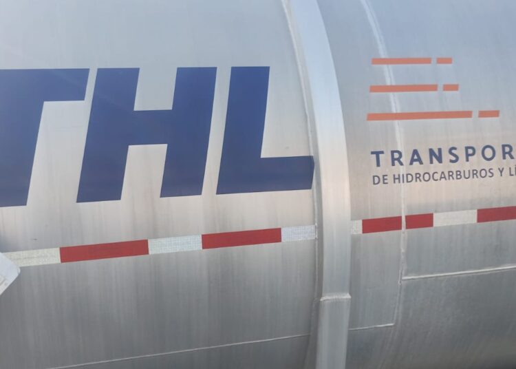 Se incendia autotanque en La Gloria-San Fernando