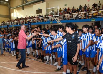 Les cumple Chucho Nader a los deportistas de Tampico
