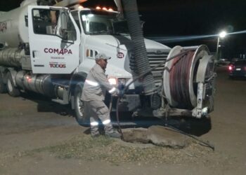 COMAPA Altamira realiza mantenimiento de pozos de visita