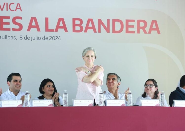 Apadrinan Américo y María a estudiantes de Xicoténcatl; presupuesto sin límites para becas