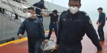 Asegura Marina presunta droga frente a las costas de Guerrero
