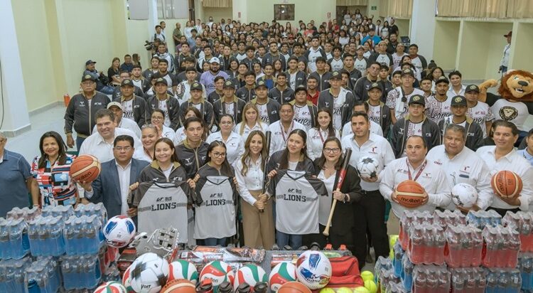 Atestigua secretaria de Educación entrega de 624 becas a estudiantes de la UTM