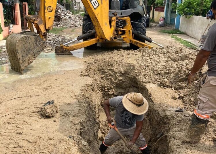 COMAPA Altamira repara fugas de agua potable en Zona Miramar