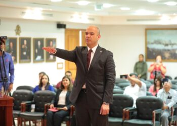 Carmen Lilia Canturosas toma protesta a nuevo secretario del Ayuntamiento