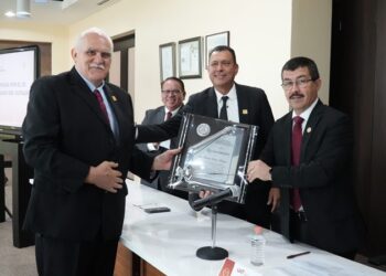 Celebra el SUTAUAT el 20 aniversario de su fundación