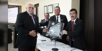Celebra el SUTAUAT el 20 aniversario de su fundación