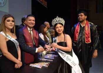 Celebra la UNT 35 años con magna ceremonia de Graduación en el campus Nuevo Laredo