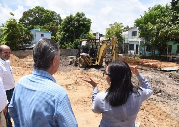 Coloca Chucho Nader primera piedra de cadena restaurantera Tim Hortons en Tampico