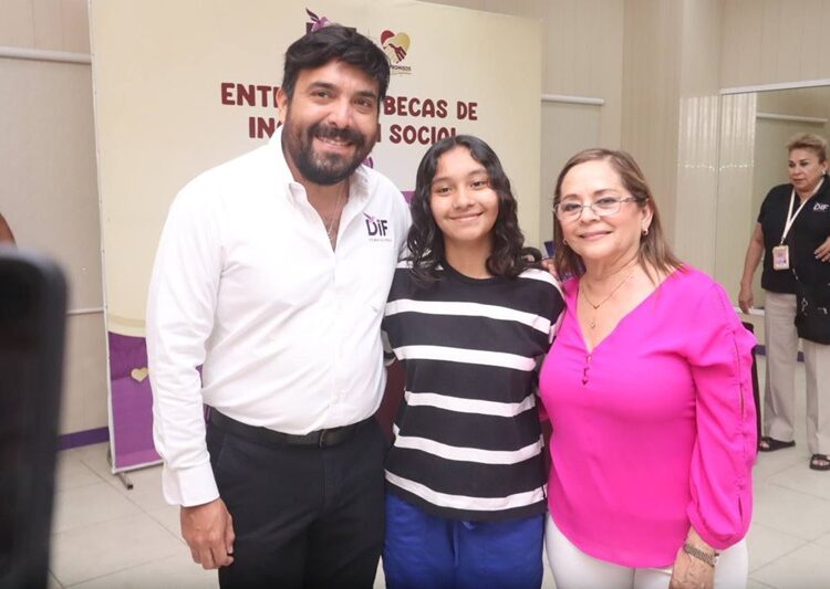 Con entrega de becas de inclusión social, DIF Altamira respalda la educación de niños y jóvenes