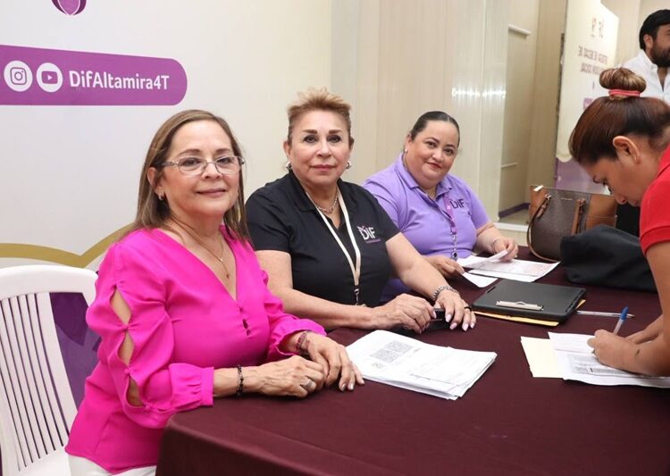 Con entrega de becas de inclusión social, DIF Altamira respalda la educación de niños y jóvenes