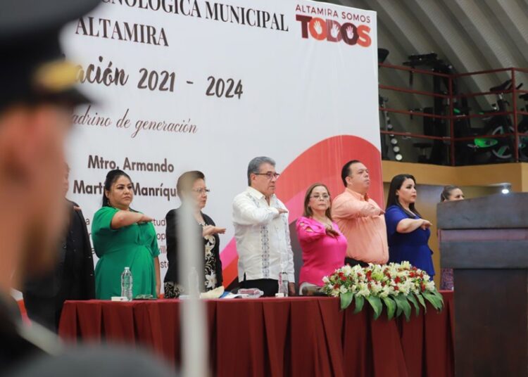 Concluyen exitosamente sus estudios 92 alumnos de la Prepa Municipal de Altamira