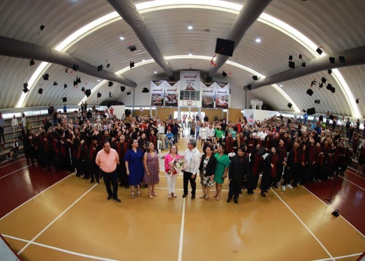 Concluyen exitosamente sus estudios 92 alumnos de la Prepa Municipal de Altamira