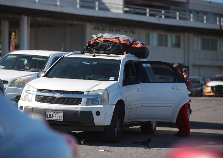 Connacionales de EEUU confían en NLD para cruzar hacia México