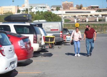 Connacionales de EEUU confían en NLD para cruzar hacia México